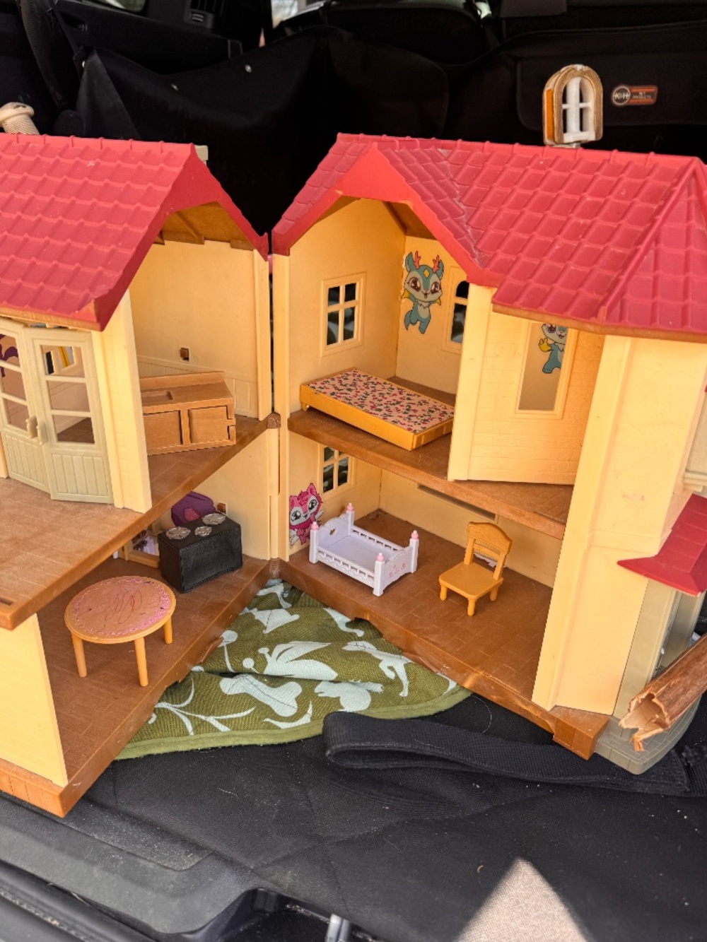 (Calico Critters) Red Roof Country Home with furniture
